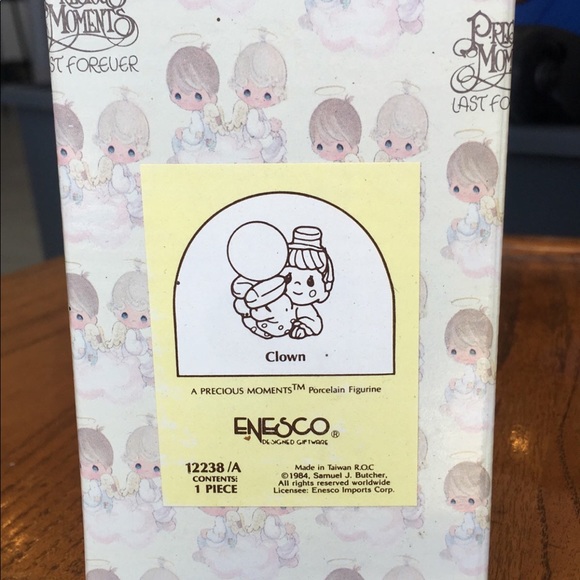 Precious Moments clown porcelain figurine sold in original box - Picture 3 of 3